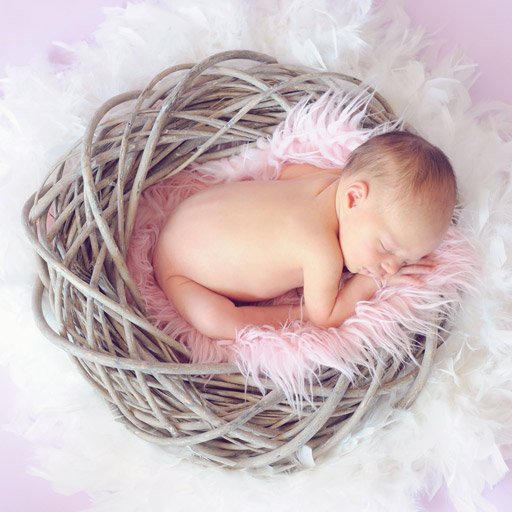 Újszülött alszik - baba fotózás